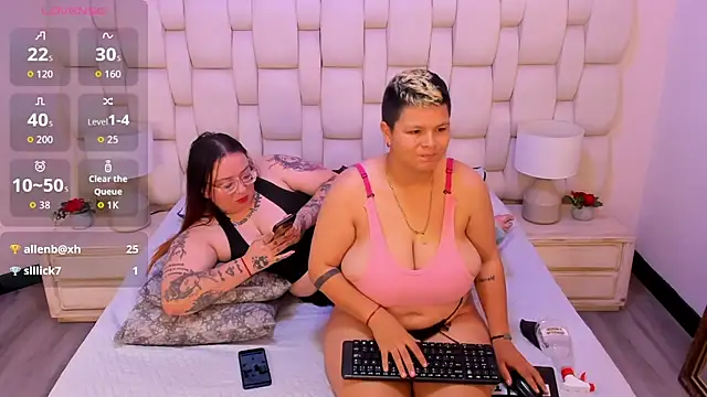 MiaYMolly's Live XXX Chat