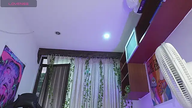 LiaFlowers' Live XXX Chat