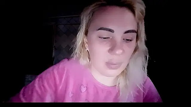 EmmaCat_ live XXX chat