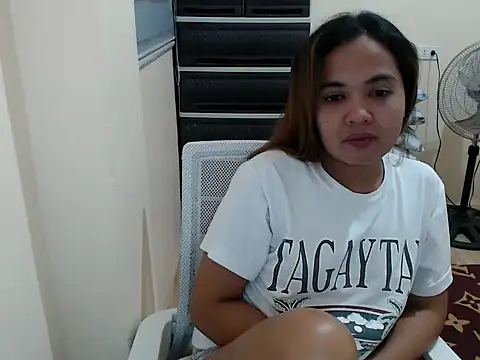 xTheLastVIRGINxのライブXXXチャット