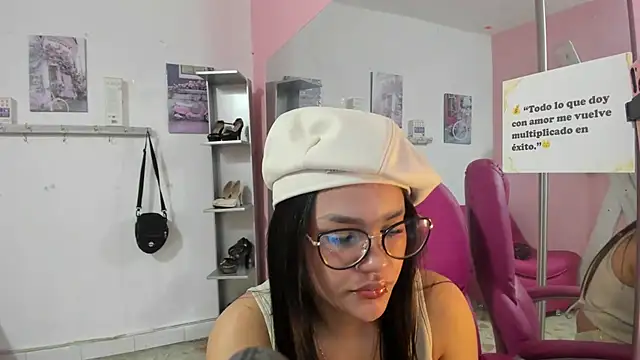 CAMILA--REY Live XXX-chat