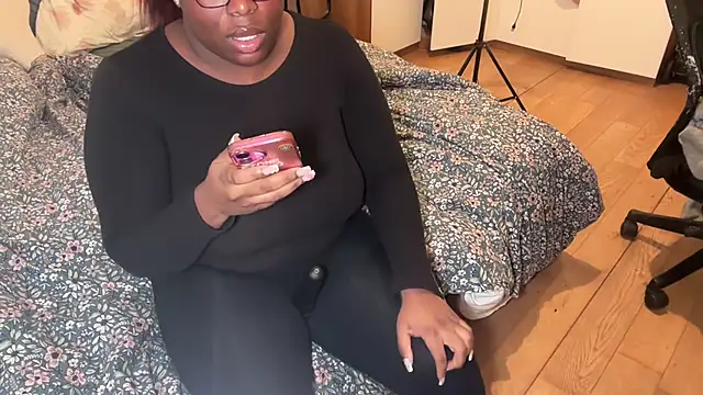 nanaisbackk Adlı Modelin Canlı XXX Sohbeti