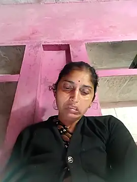 Pokazy przed kamerką – Pooja_shre