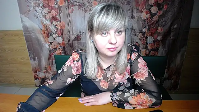 دردشة VeronicaSvitt الجنسية المباشرة