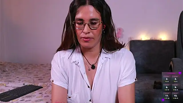 kathieandpovcock1 Live XXX-Chat