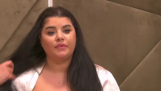 Živý XXX chat BustyMadison