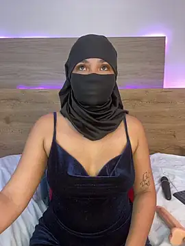 nashi_ra Show in webcam