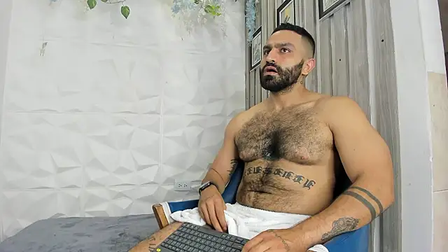 LeonidasKaiser élő XXX-chatje