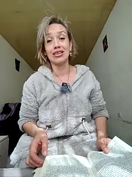 MAGDALAKOVANOVA: απευθείας συνομιλία ΧΧΧ