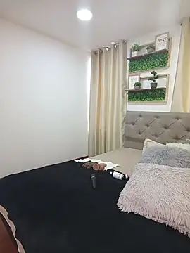 sasi_luna লাইভ XXX চ্যাট