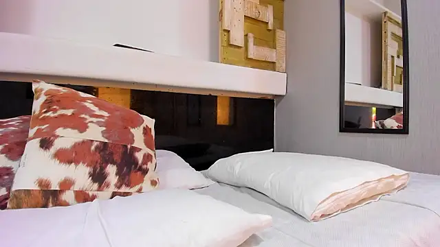 AnaTaylorr: απευθείας συνομιλία ΧΧΧ