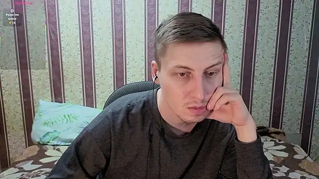 Pokazy przed kamerką – darienlarge