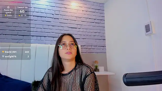 SophieeMoore élő XXX-chatje