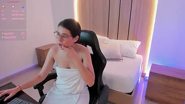 desireee_'s Live XXX Chat