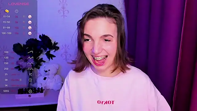 Онлайн чат XXX KindHazelHere_