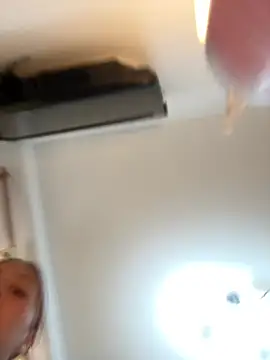 Emily-7_ Pertunjukan Webcam