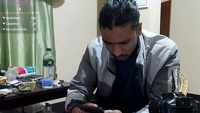 Gre3k_godのライブXXXチャット