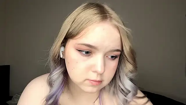 Chatroom XXX en direct de ZaraCreedon