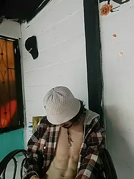 sk8-boy live XXX chat