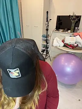 DienkaGreen Chat XXX live