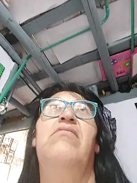 Chat +18 de clarita_01 ao vivo