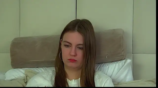 SofiaSarvainのライブXXXチャット