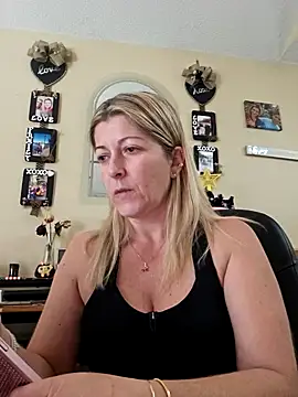 XXX chat uživo modela NikkiBlisss