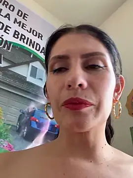 Alysson--'s Live XXX Chat