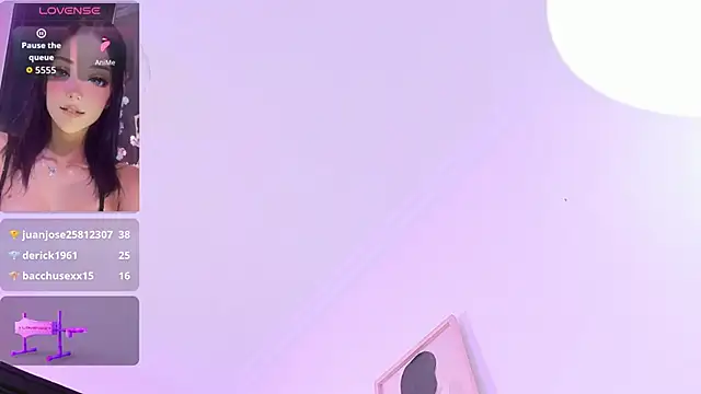 Chat +18 de valentinna_montess ao vivo