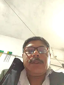 SrmotrsのライブXXXチャット