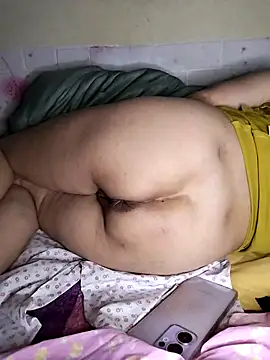 Chat +18 de Zu_naa ao vivo