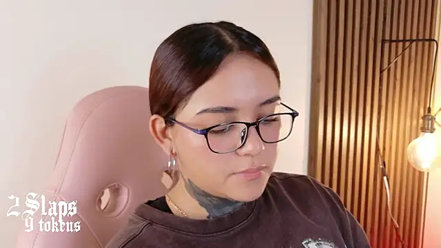 دردشة kim_blake الجنسية المباشرة