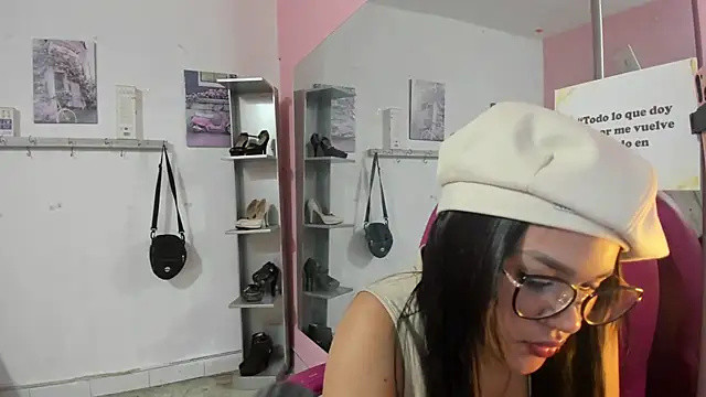 CAMILA--REY Chat XXX in diretta