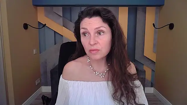 EllaLong's Live XXX Chat