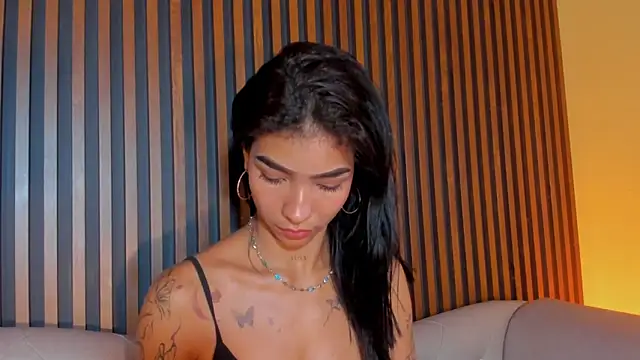 Онлайн чат XXX LauraAristizabal