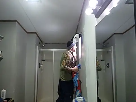 Bi_curious86のライブXXXチャット