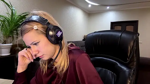 Chat +18 de LadyFoxLove ao vivo