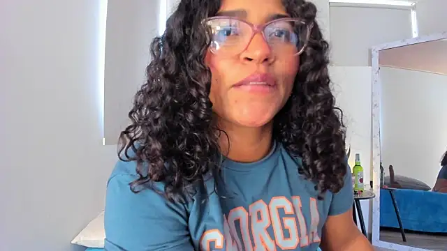 iriss_25 Adlı Modelin Canlı XXX Sohbeti