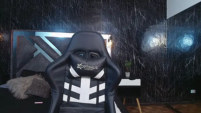 TiffanyMartinez: онлайн-секс-чат