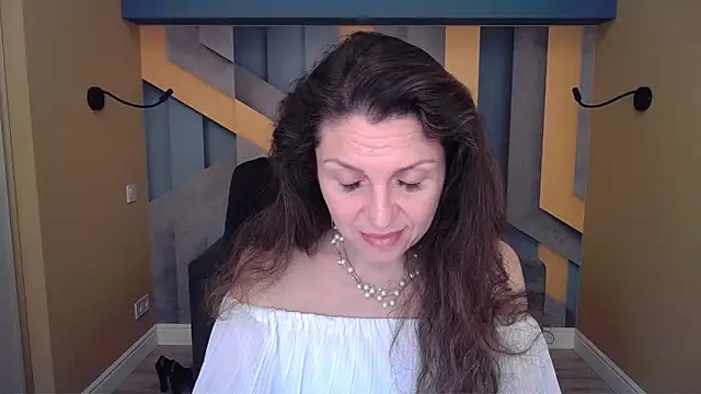 EllaLong Live XXX Chat