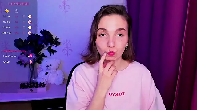 KindHazelHere_ Adlı Modelin Canlı XXX Sohbeti