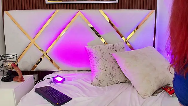 Violet_Tender_ Chat XXX in diretta