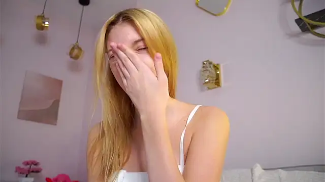 SunnivaCovilのウェブカメ  ラショー