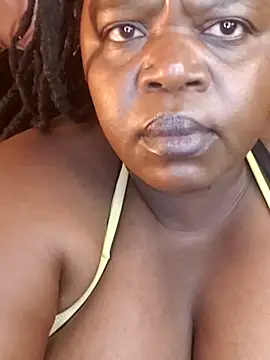 Онлайн чат XXX freakycoco81