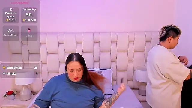 MiaYMolly's Live XXX Chat