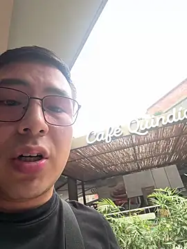 Chat +18 de andrewmhilton_ ao vivo