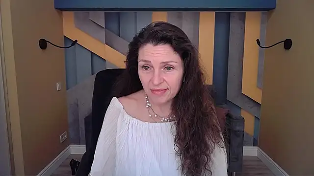 دردشة EllaLong الجنسية المباشرة