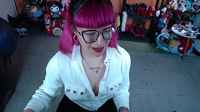 دردشة MissMiia2 الجنسية المباشرة