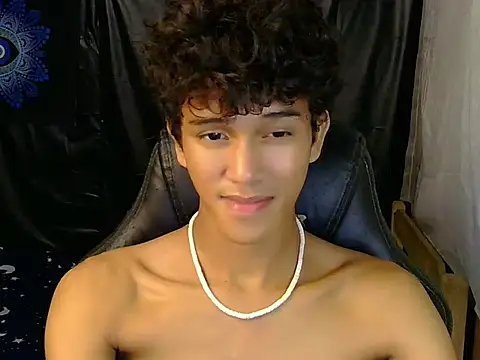 Chat +18 de hugekenbigcock ao vivo