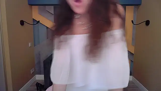 EllaLong's Live XXX Chat